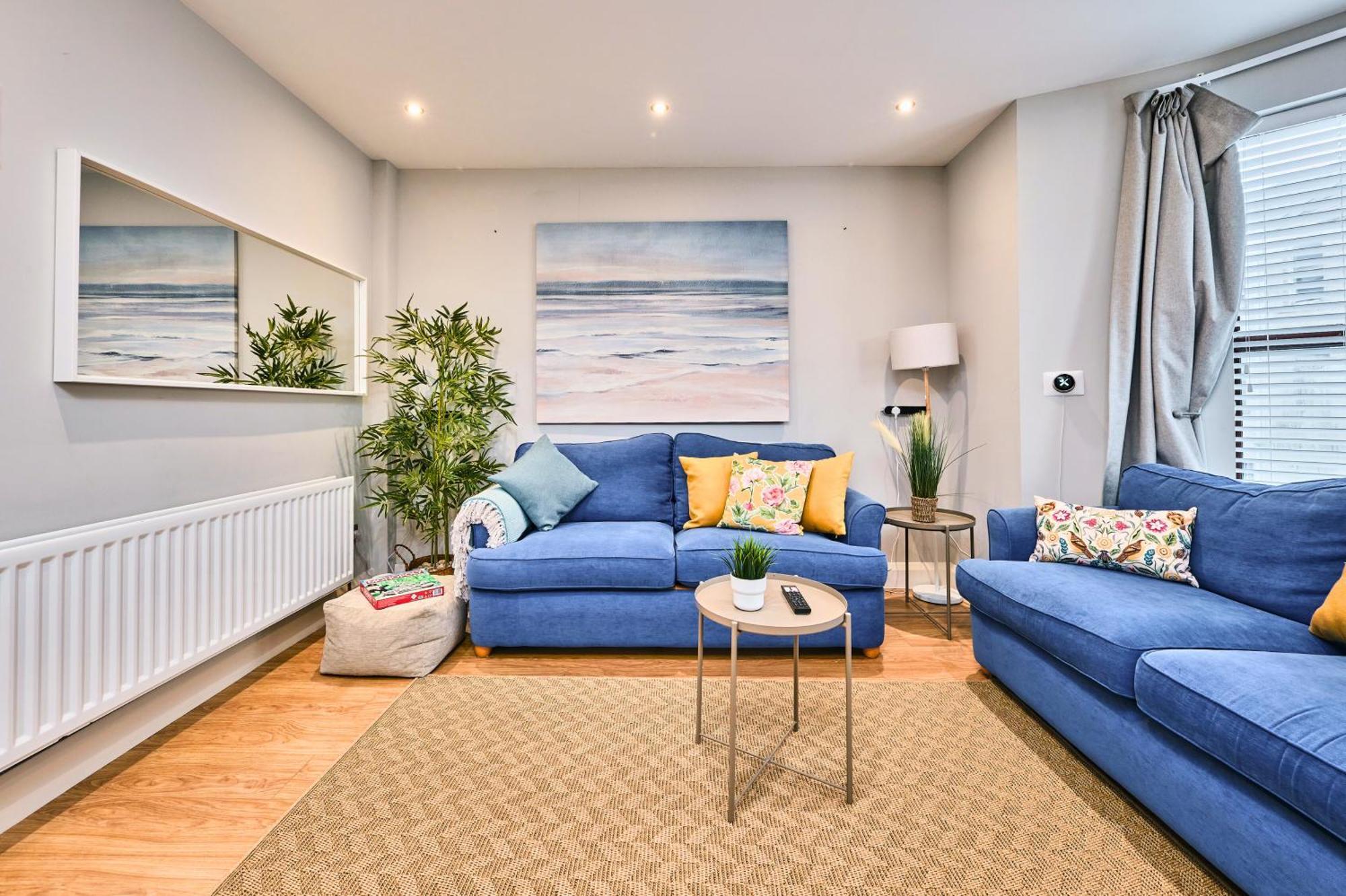 2 Princess Red - By The Sea Apartment