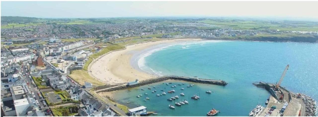 2 Princess Red - By The Sea Apartment Portrush